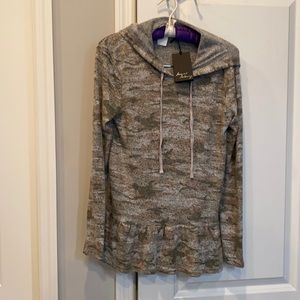 NWT! Jane and Delancy Sweater